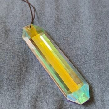 Призматичний кришталевий кристал