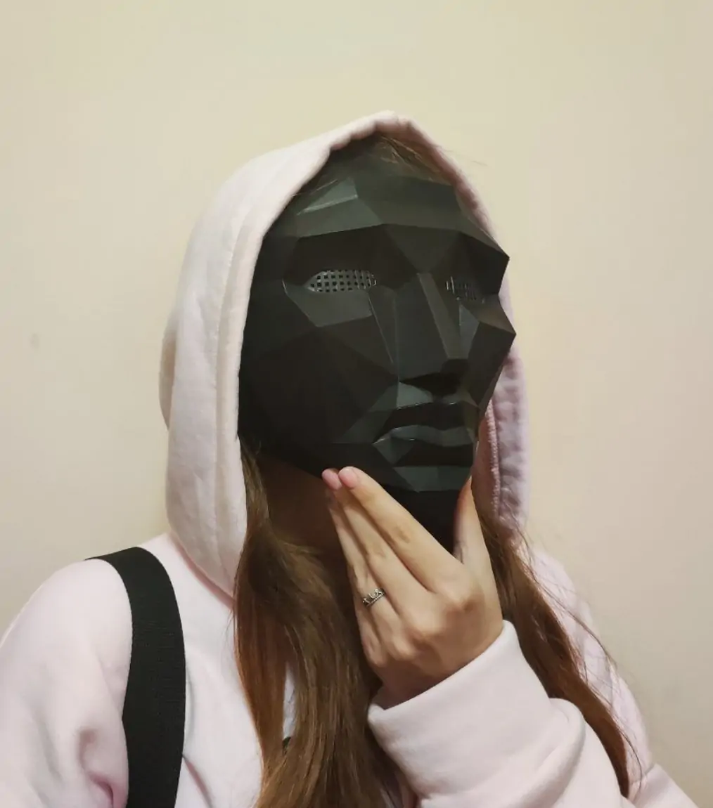 Маска з гри в кальмара