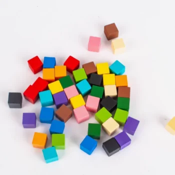 Фішки квадратні дерв'яні 10 мм для настільних ігор